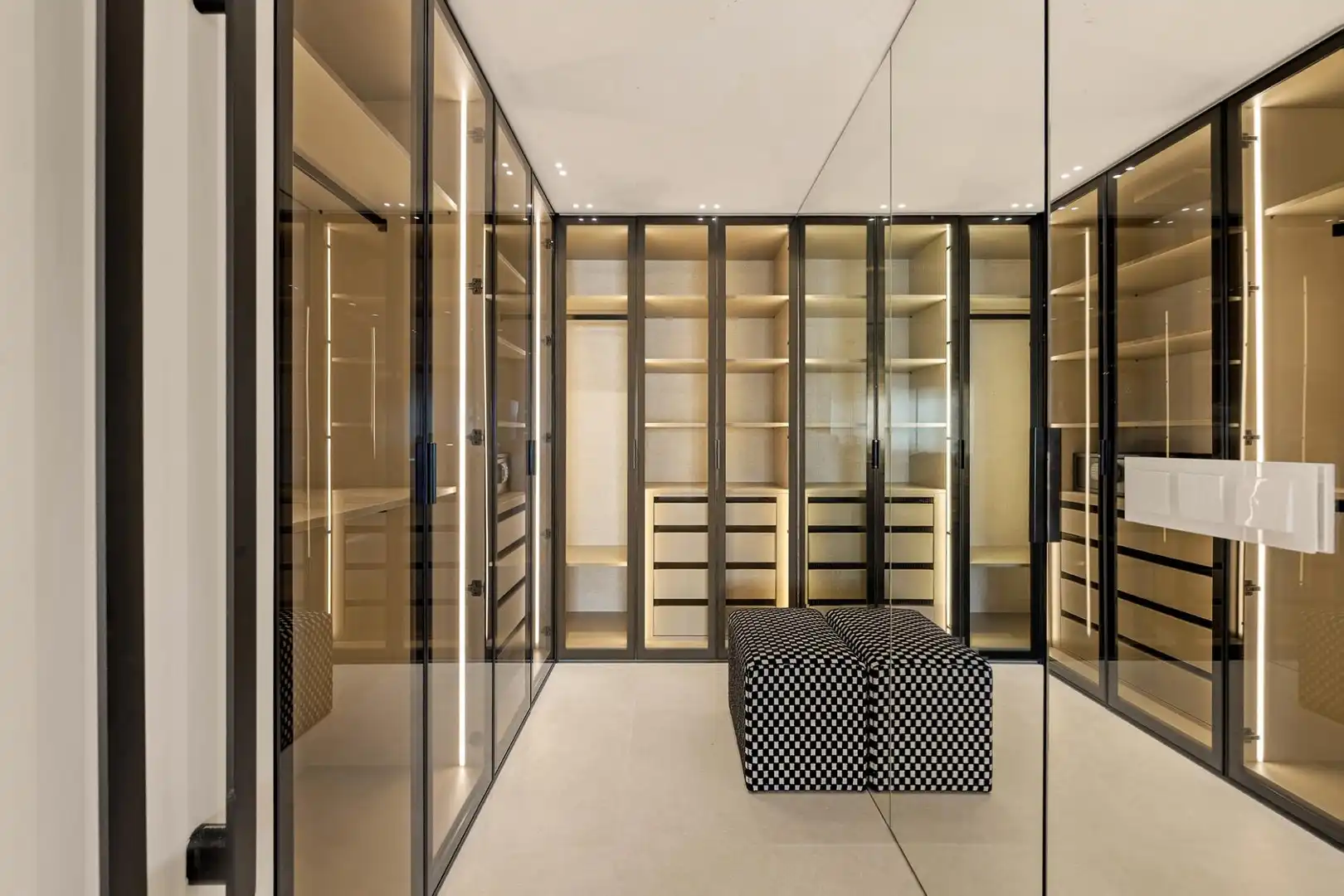 Apartamento con piscina en venta en Selwo, imagen 24