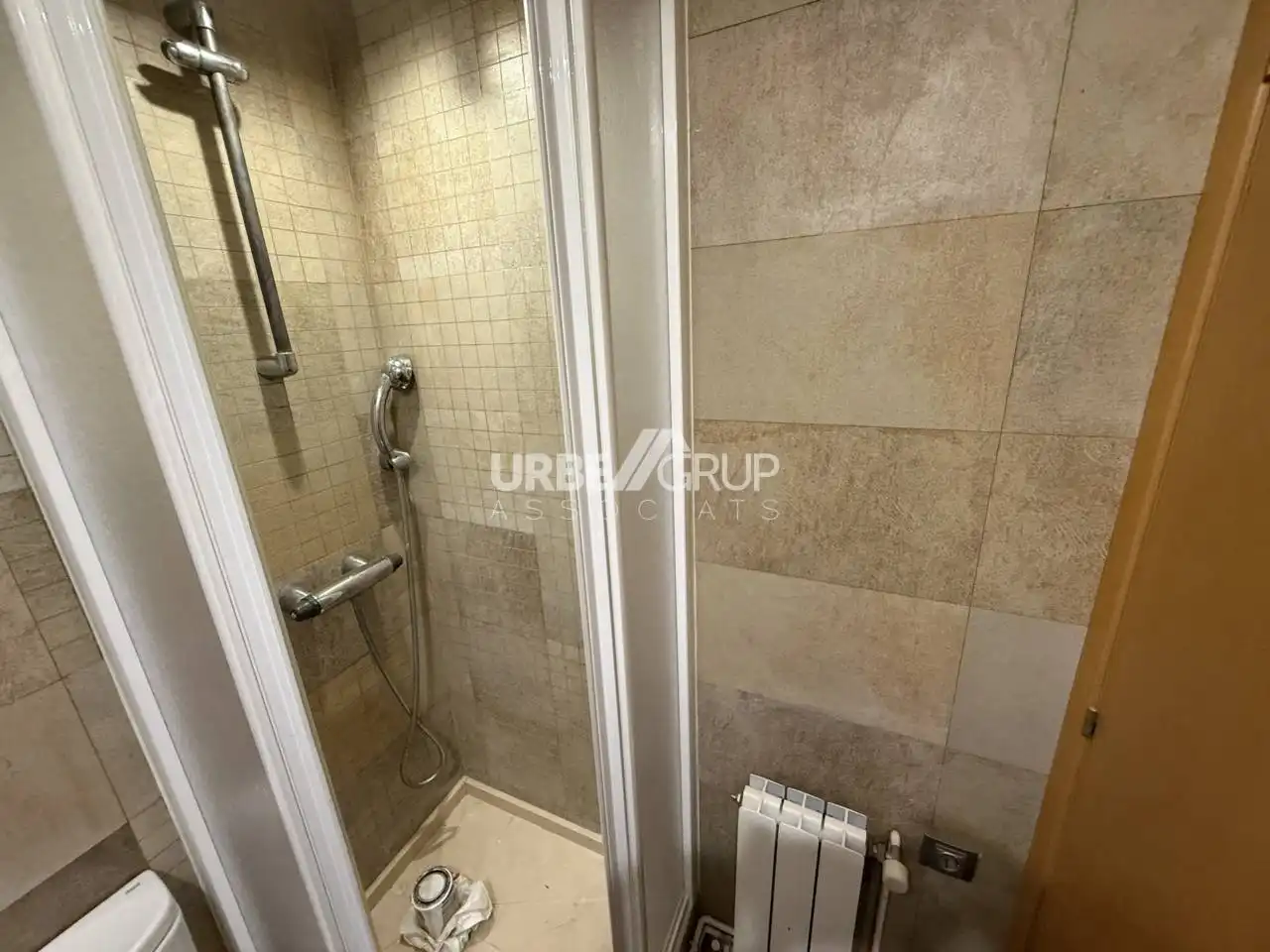 Baño de Piso de alquiler en Terrassa con Aire acondicionado, Calefacción y Parquet