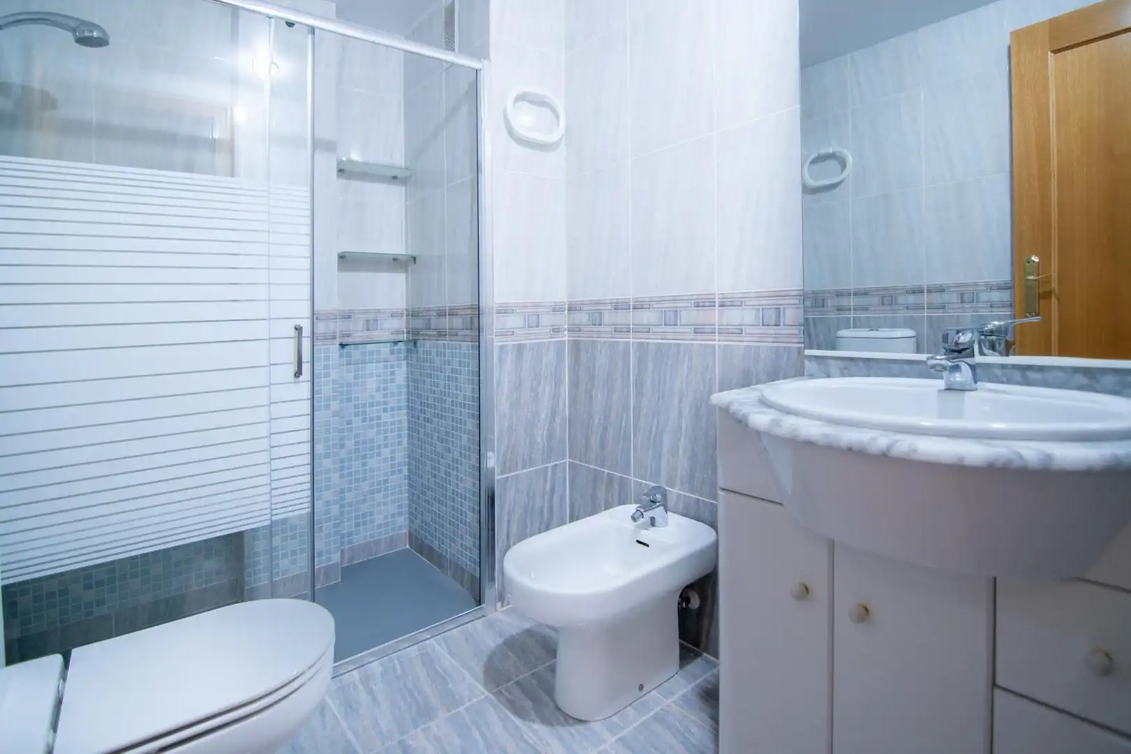 Baño de Apartamento en venta en Gandia con Terraza y Piscina comunitaria