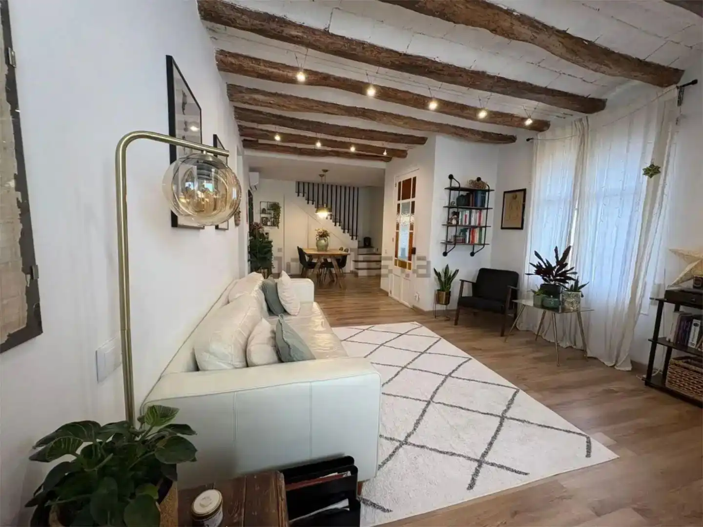 Sala d'estar de Finca rústica en venda en Molins de Rei amb Aire condicionat i Balcó