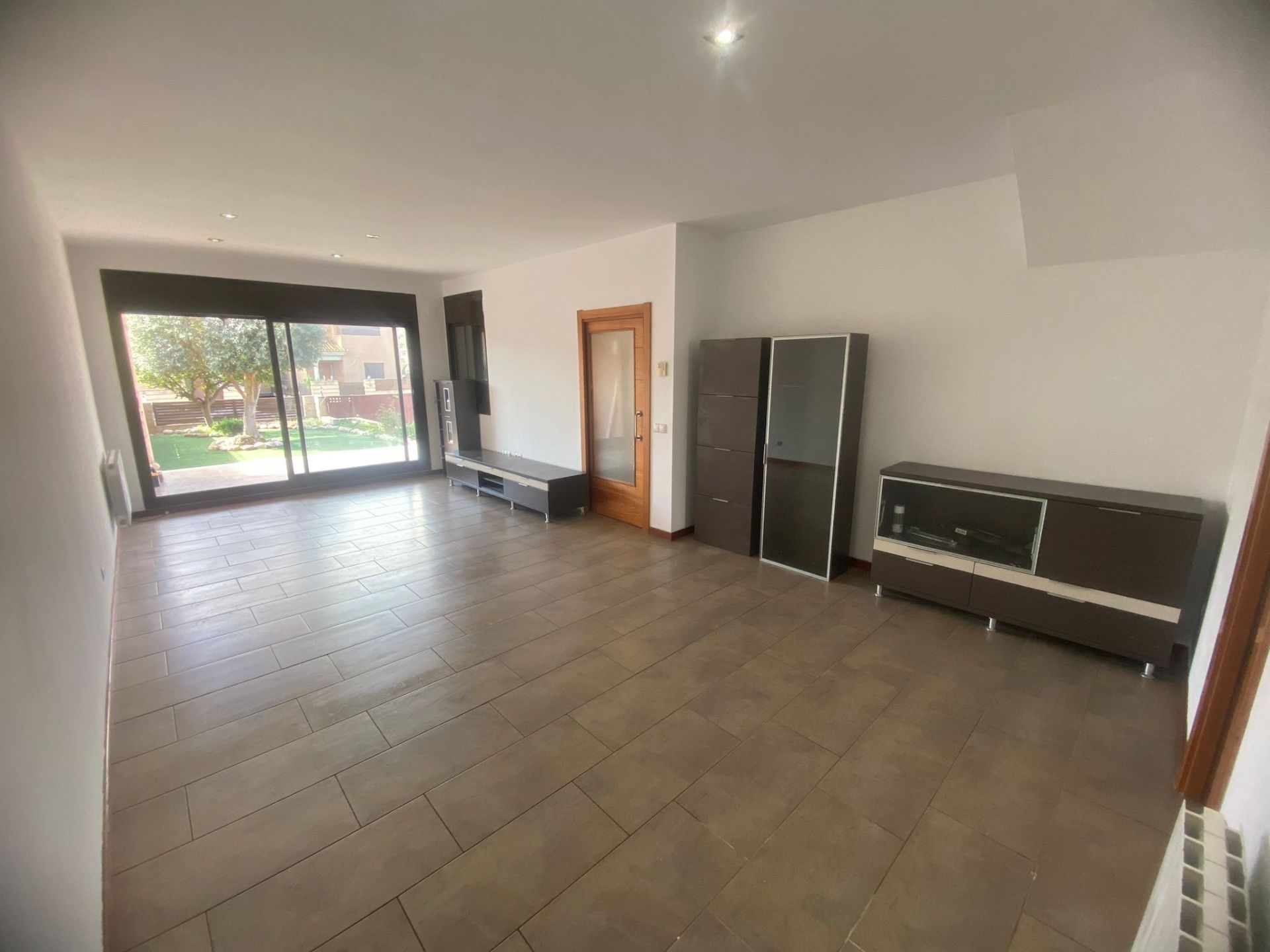 Sala d'estar de Casa adosada en venda en Santa Oliva amb Calefacció, Jardí privat i Terrassa
