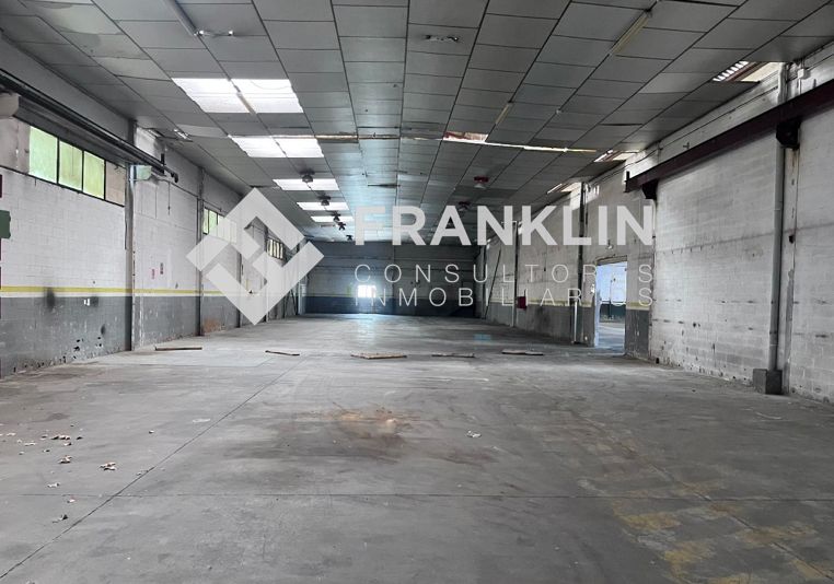 Nau industrial de lloguer a Carrer del Pintor Velázquez