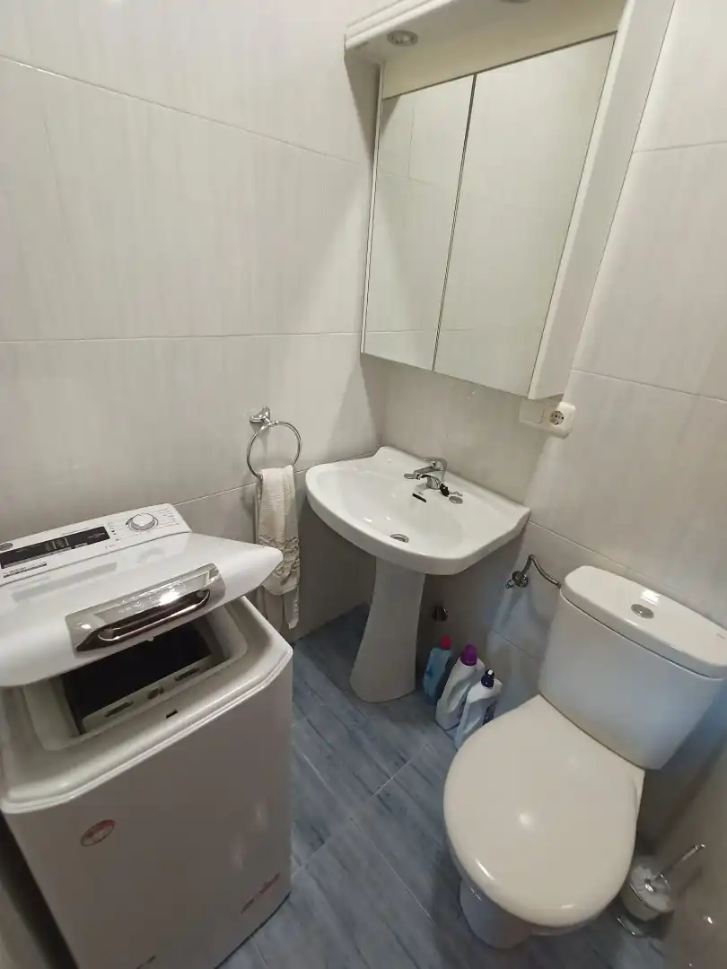 Bany de Pis en venda en Íscar amb Calefacció, Parquet i Terrassa