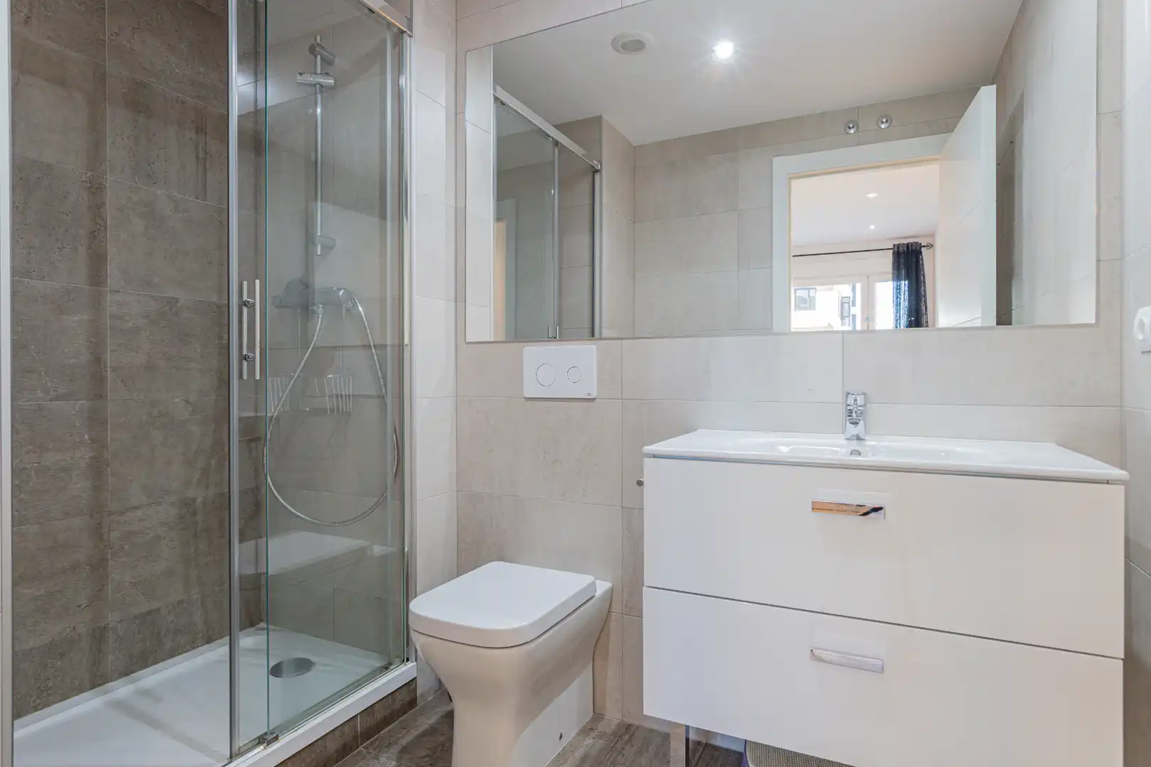 Badezimmer von Wohnung zum Verkauf in Madrid mit Heizung, Terrasse und Abstellraum