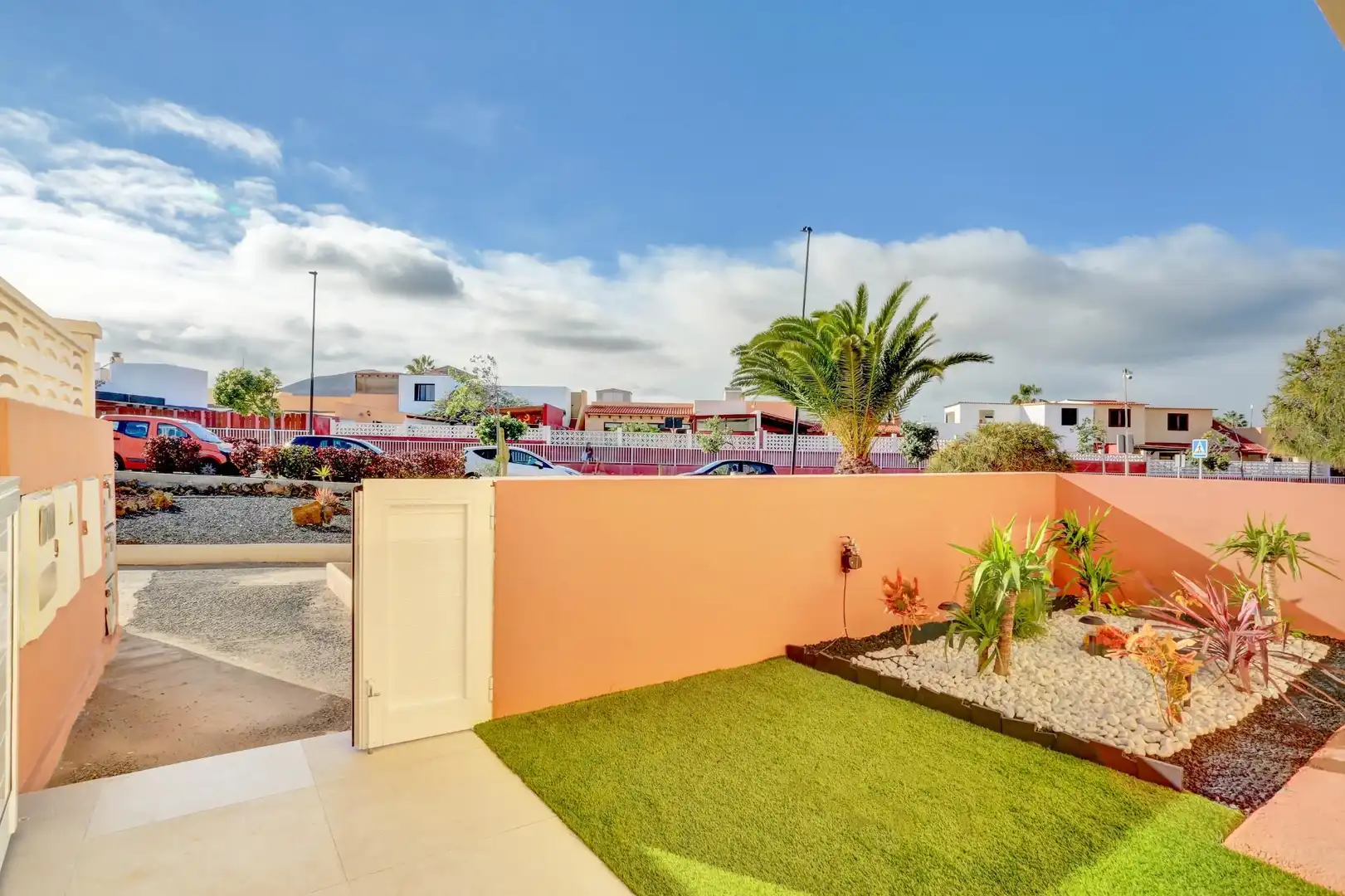 Exterior view of Apartments for sale in La Oliva
