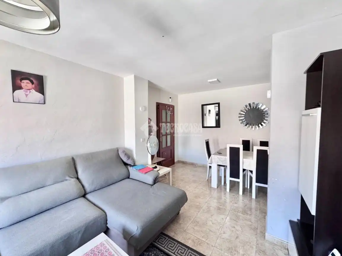 Wohnzimmer von Wohnung zum Verkauf in Yuncos mit Klimaanlage und Terrasse