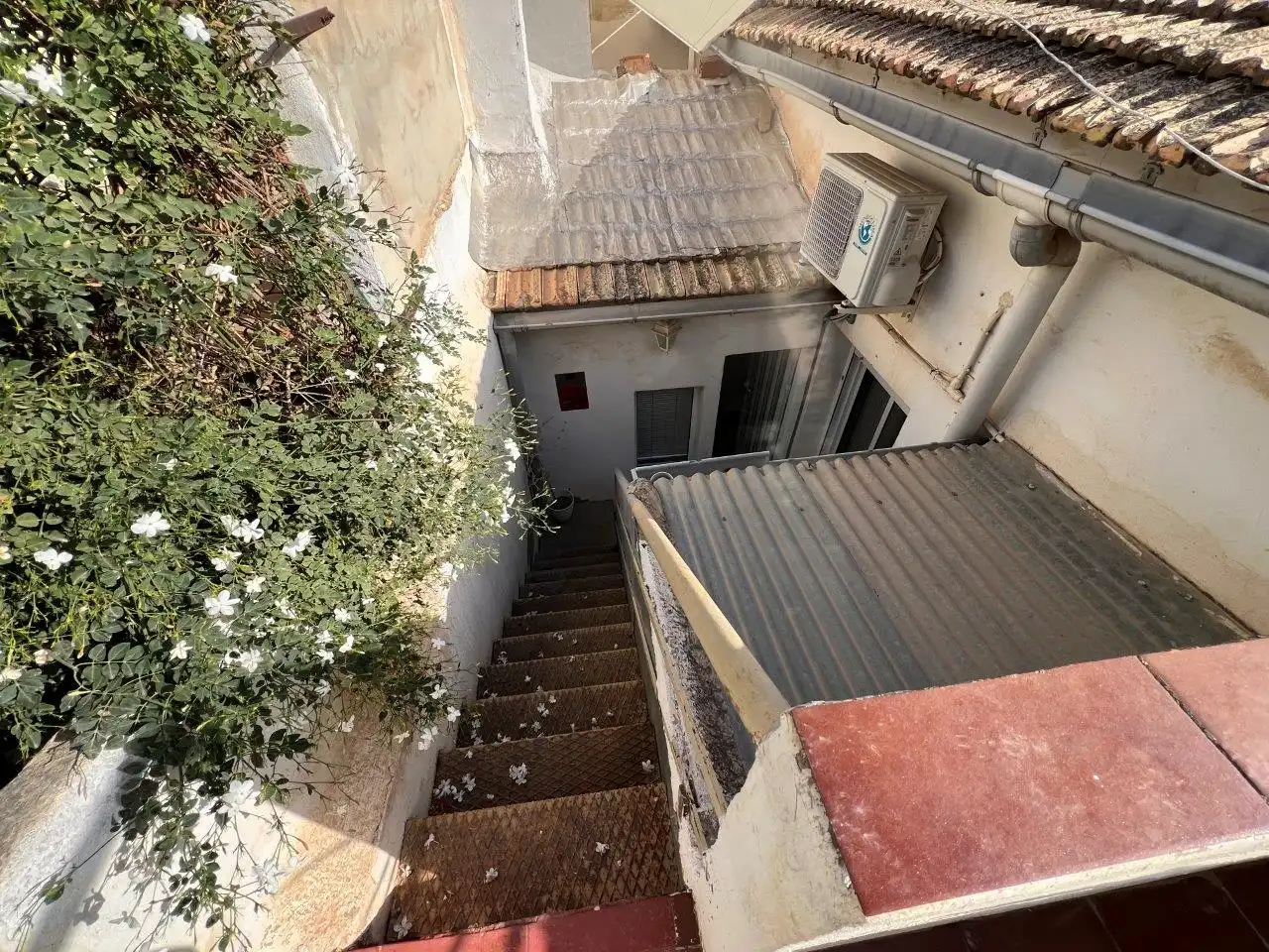 Vista exterior de Casa adosada en venda en Dolores amb Aire condicionat, Moblat i Forn