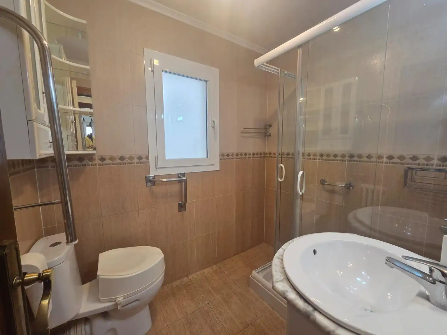 Badezimmer von Wohnung zum Verkauf in  Pamplona / Iruña mit Heizung