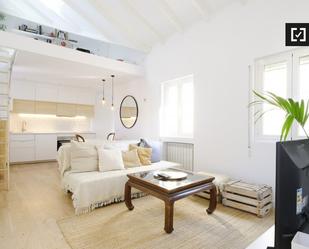 Sala d'estar de Pis de lloguer en  Madrid Capital amb Aire condicionat, Calefacció i Moblat
