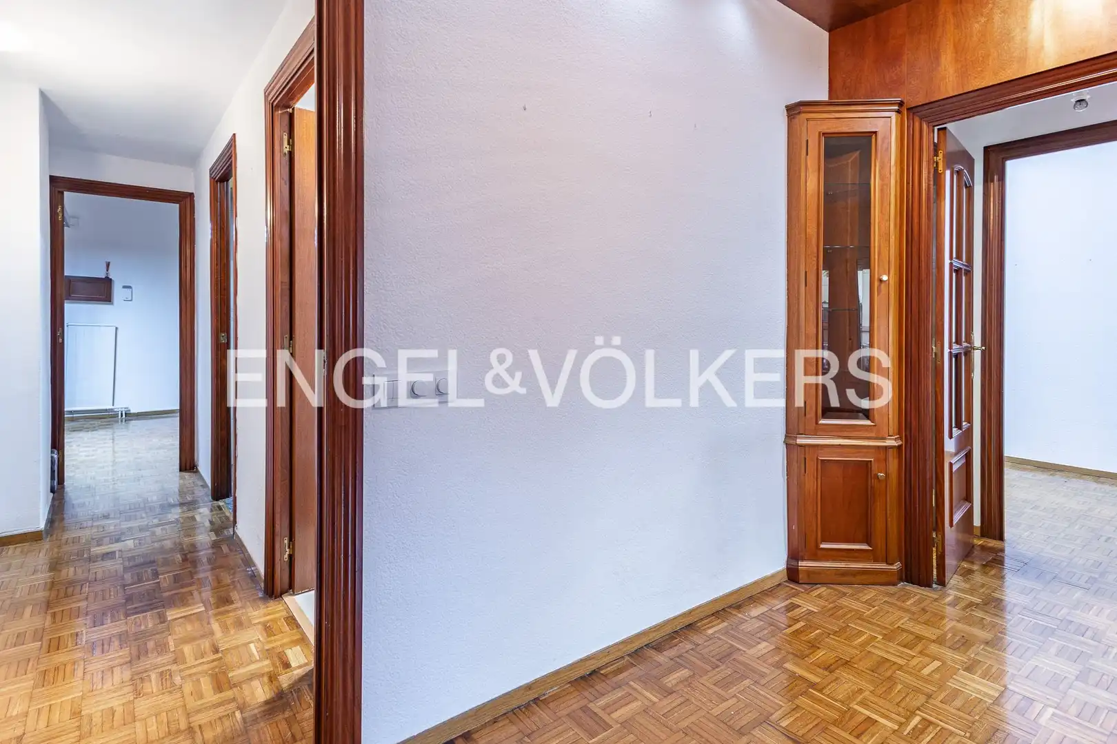 Wohnung zum Verkauf in Barcelona mit Klimaanlage, Heizung und Parkett