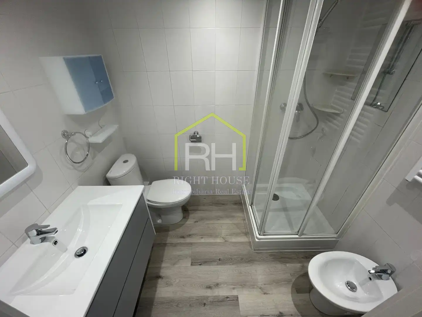 Badezimmer von Wohnung zur Miete in Andorra la Vella mit Heizung, Parkett und Ofen