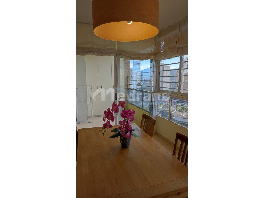 Comedor de Piso de alquiler en Benidorm con Aire acondicionado, Jardín privado y Piscina