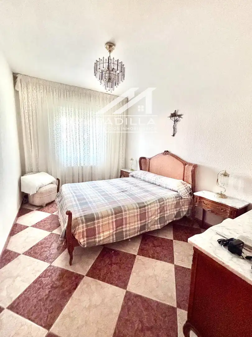 Dormitori de Casa o xalet en venda en El Viso de San Juan amb Calefacció, Terrassa i Piscina