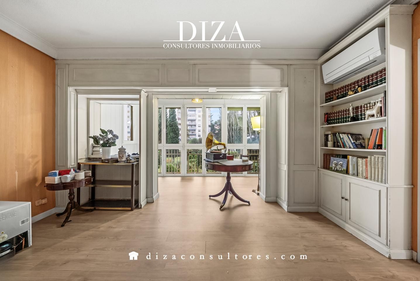 Vista exterior de Pis en venda en  Madrid Capital amb Aire condicionat i Calefacció