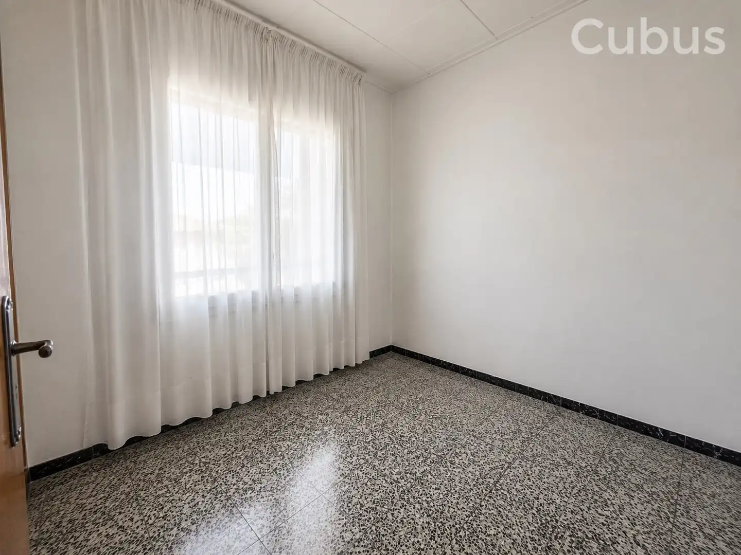 Dormitori de Casa o xalet en venda en Olot amb Calefacció, Terrassa i Balcó