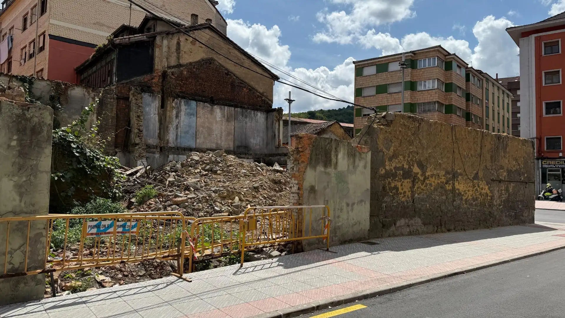 Außenansicht von Residential zum Verkauf in Langreo