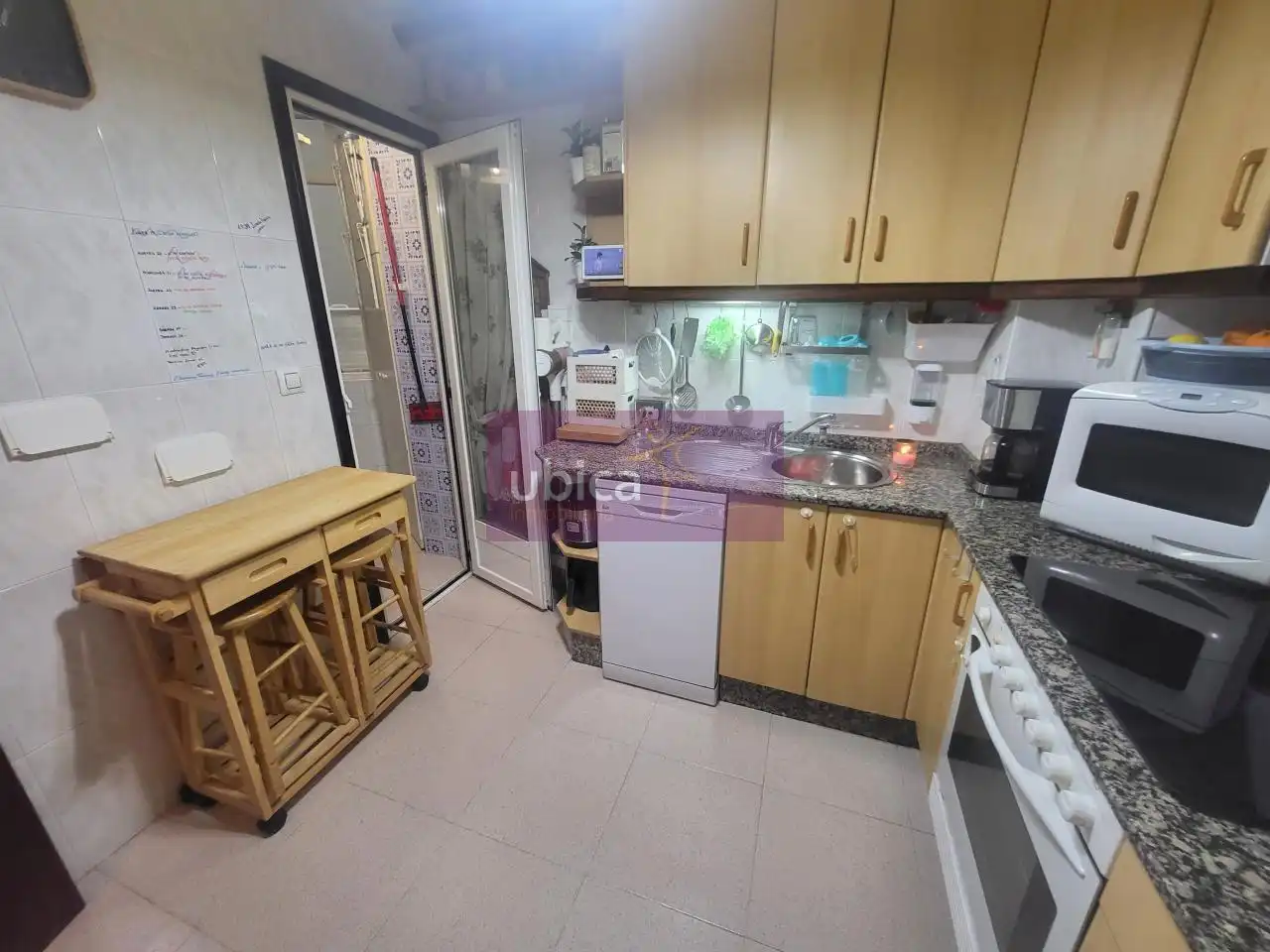 Cocina de Piso en venta en Vigo  con Calefacción, Parquet y Trastero