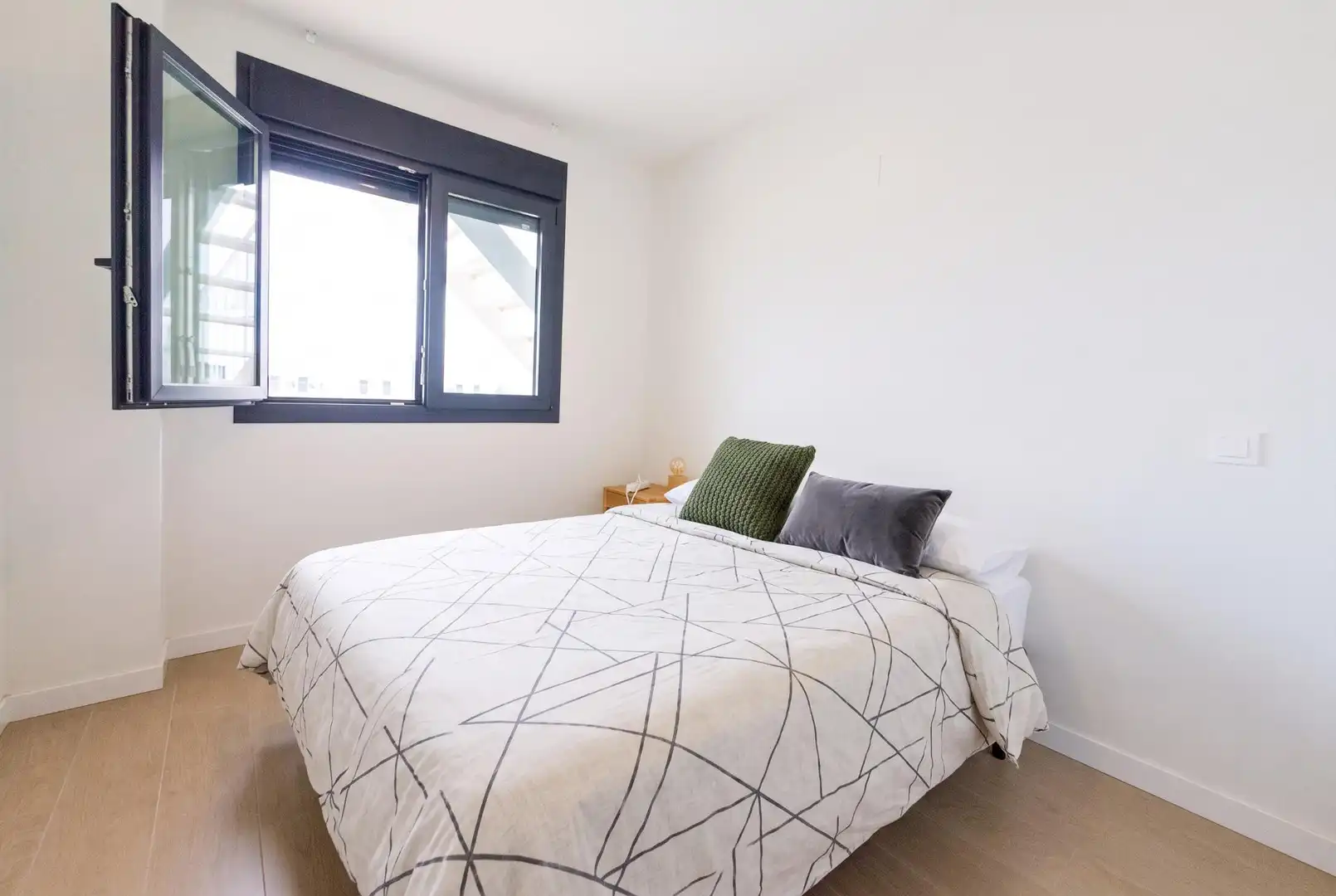 Habitación de Apartamento en venta en Castellón de la Plana / Castelló de la Plana con Aire acondicionado, Terraza y Trastero