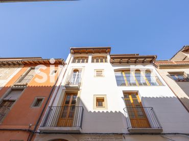 Baixos d'obra nova amb ascensor en venda a Nord