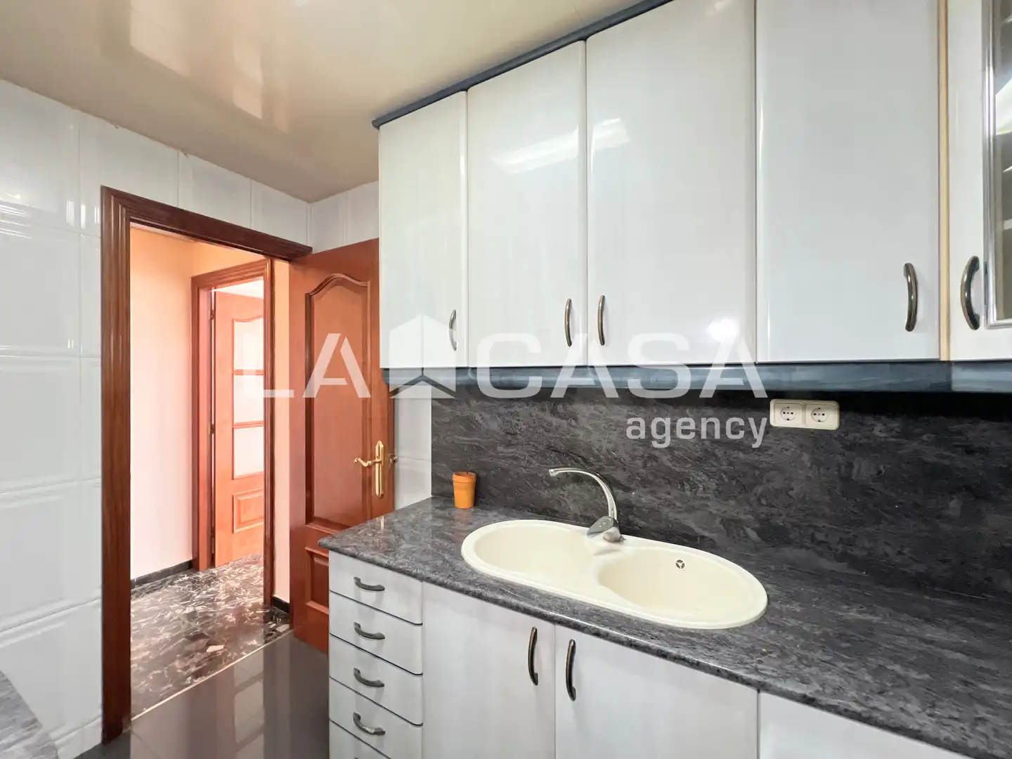 Kitchen of Flat for sale in Badalona  with Balcony