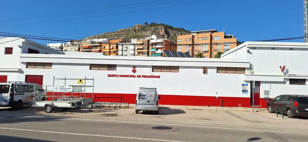 Vista exterior de Local en venda en Cullera amb Aire condicionat, Calefacció i Terrassa