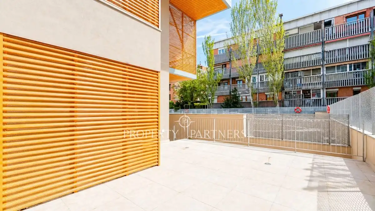 Terrassa de Apartament en venda en Madrid amb Aire condicionat, Calefacció i Jardí privat