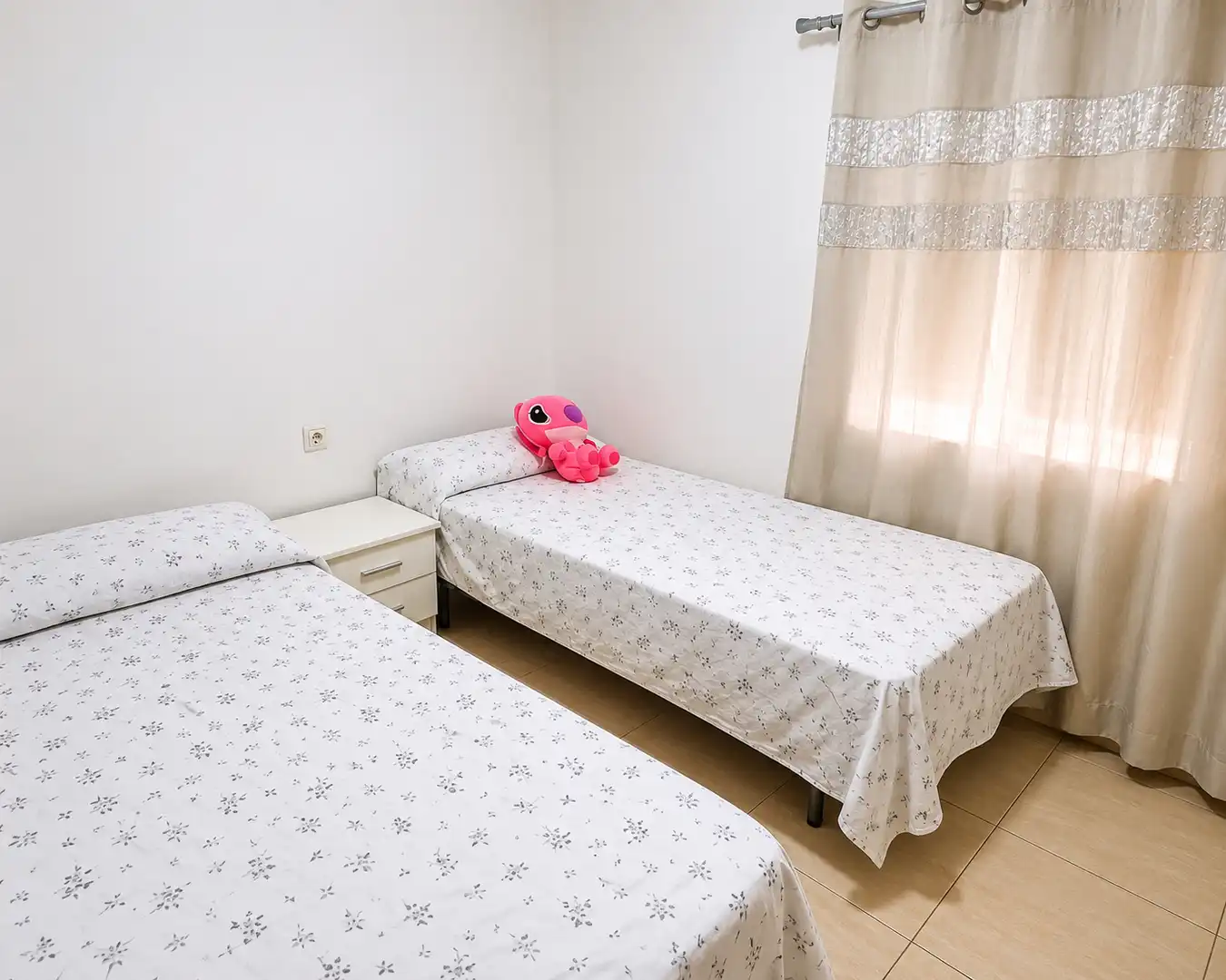 Bedroom of Flat for sale in Sevilla  with Air Conditioner