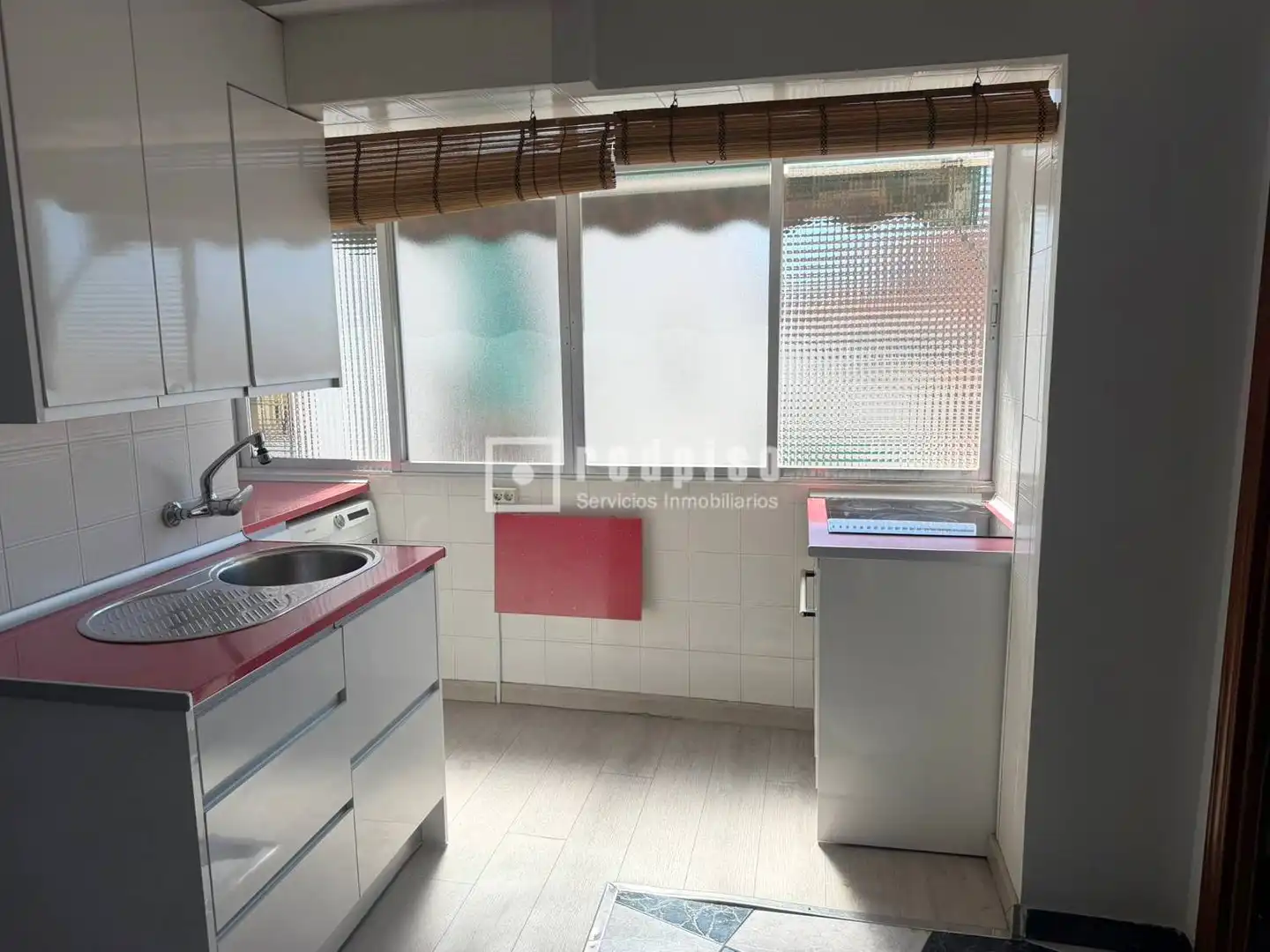 Cocina de Piso en venta en Madrid con Aire acondicionado, Terraza y Trastero