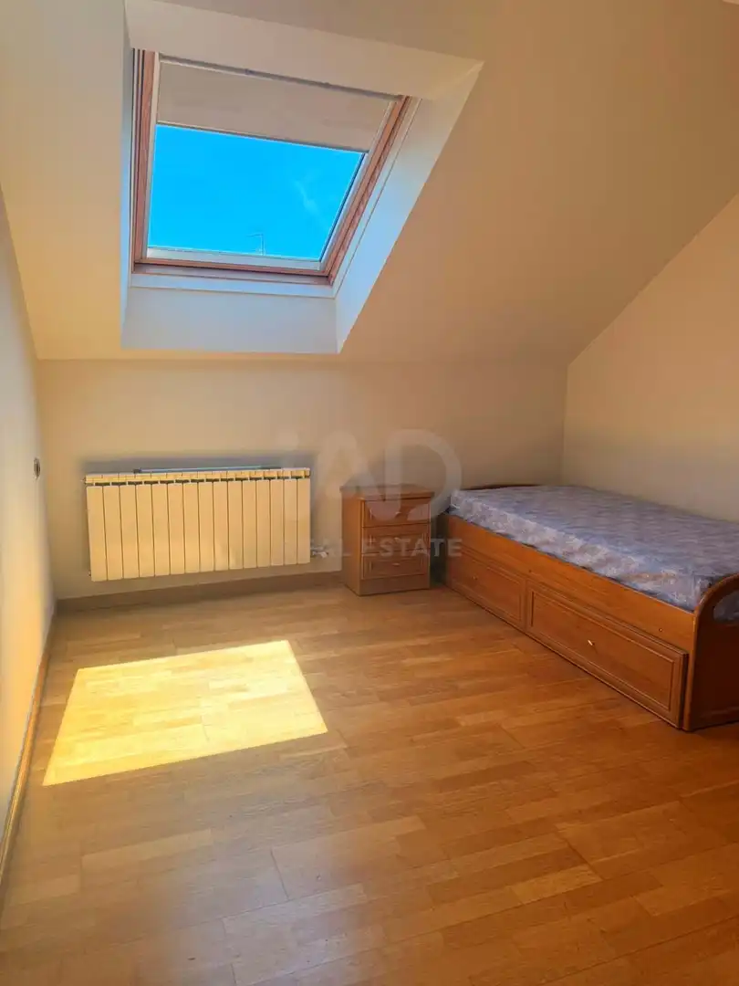 Bedroom of Duplexes for sale in Villaquilambre  with Heating