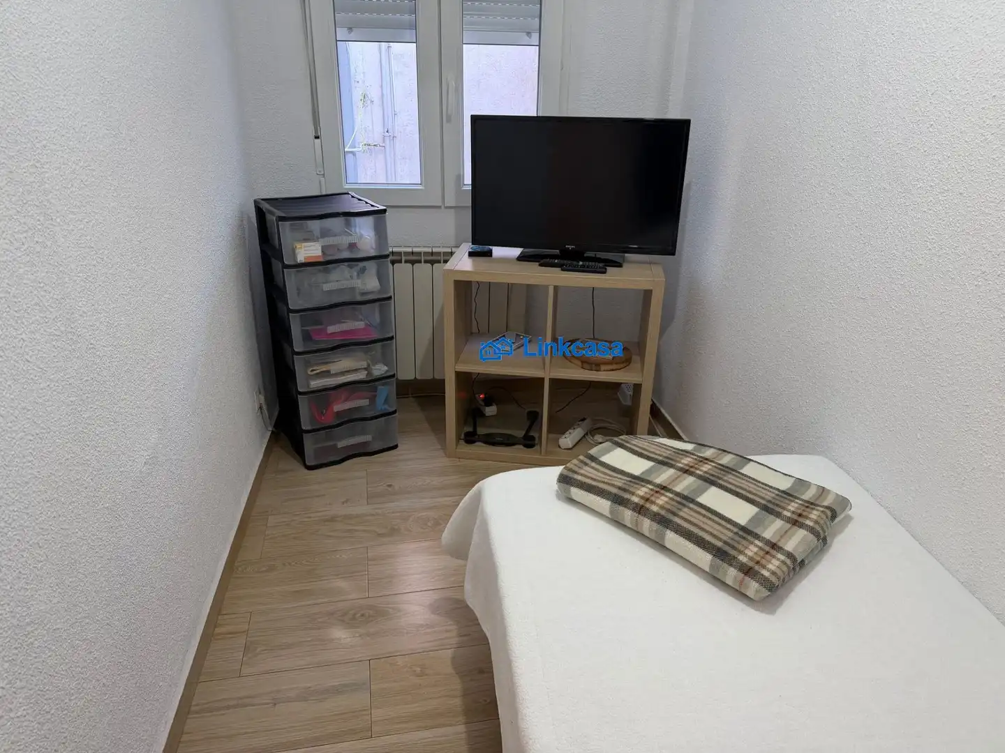Habitación de Piso en venta en Madrid con Calefacción, Terraza y Balcón