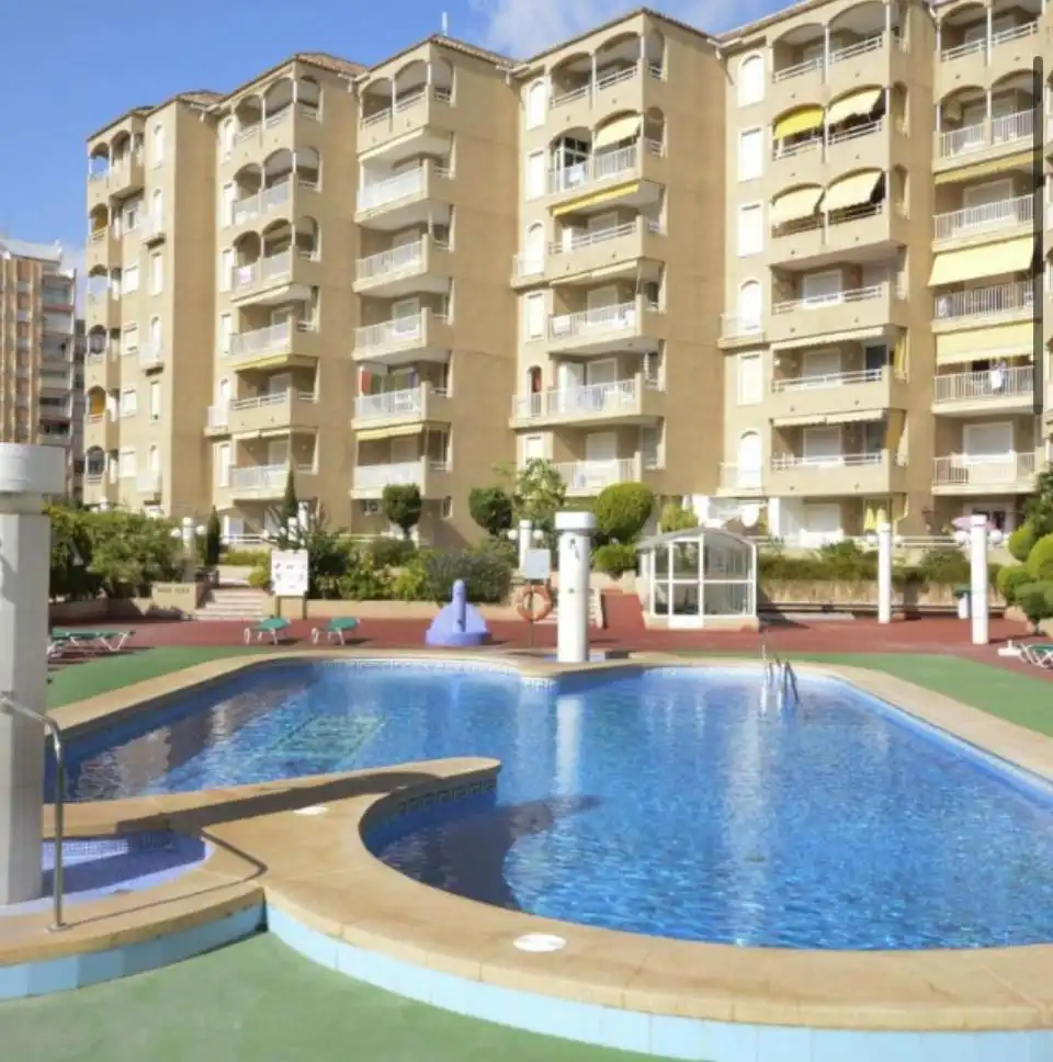 Schwimmbecken von Wohnungen zum Verkauf in Calpe / Calp mit Klimaanlage, Terrasse und Möbliert