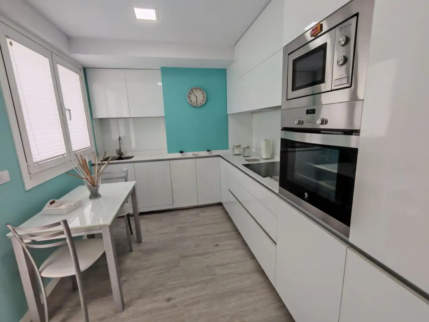 Kitchen of Flat for rent in Vigo   with Heating, Terrace and Storage room