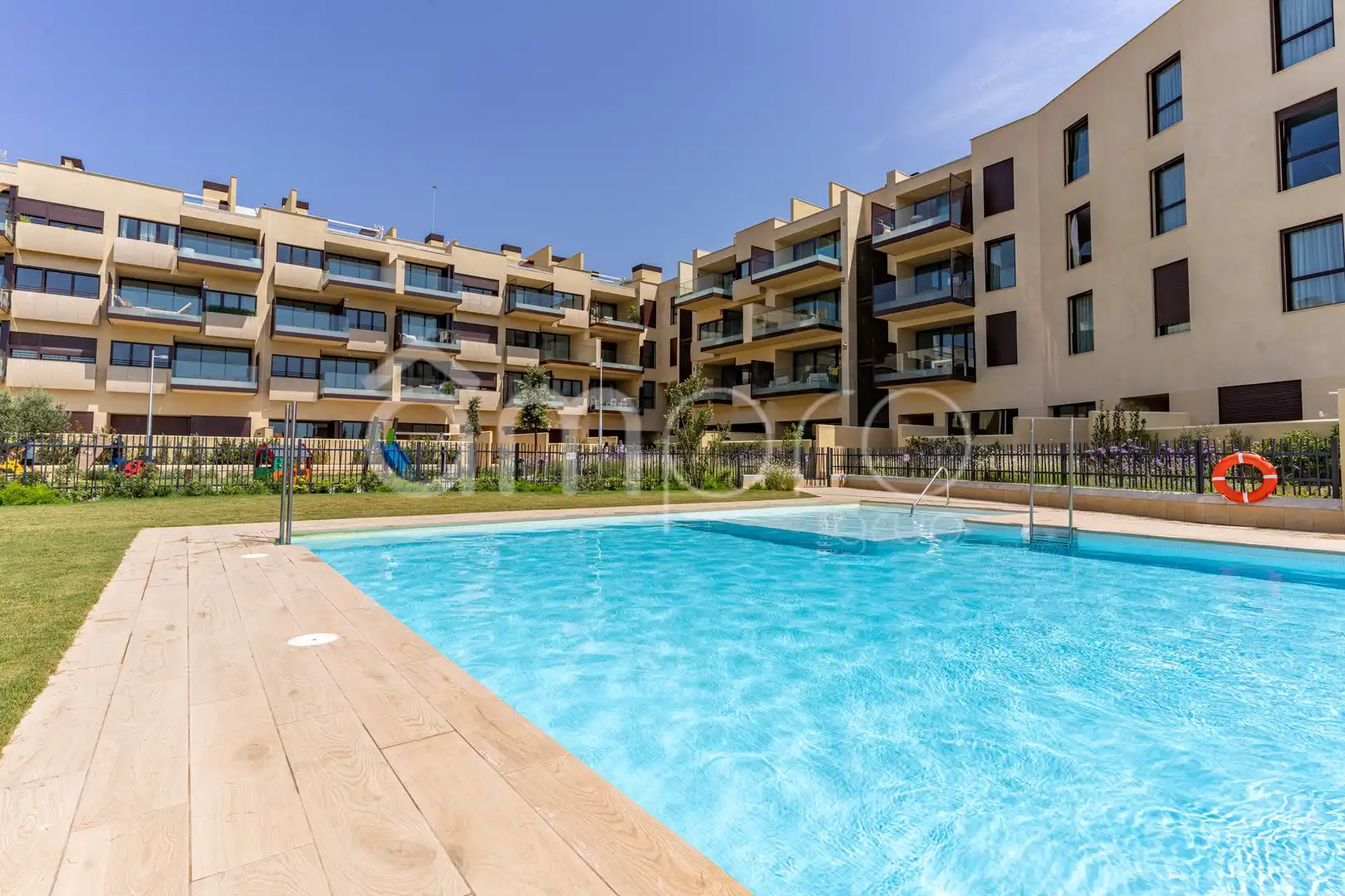 Piscina de Piso en venta en Cubelles con Terraza y Trastero
