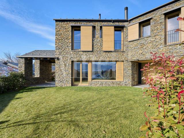 Casa-chalet en Venta en Calle Sequia en Bolvir