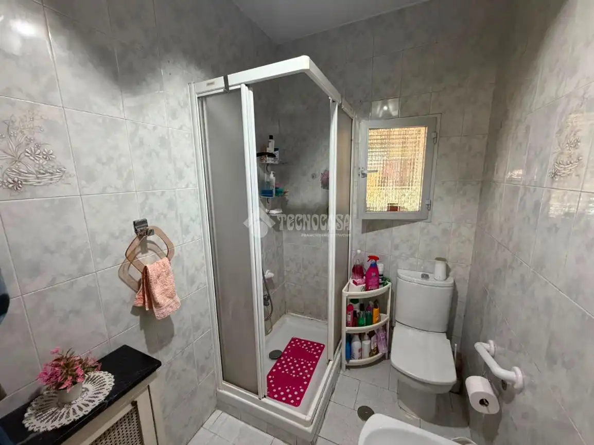 Flat for sale in C. Hermanos Álvarez Quintero, La Alhóndiga