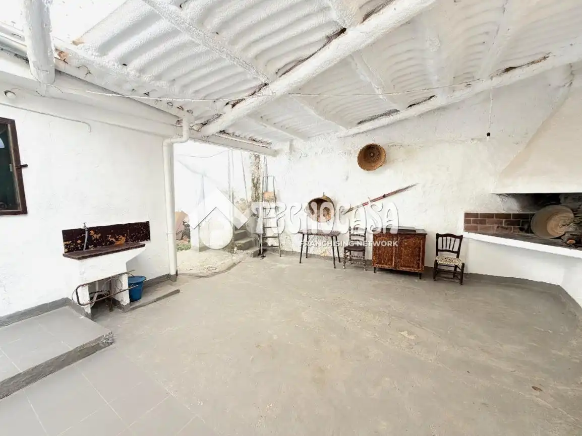 Casa adosada en venta en Campillo de Altobuey con Calefacción, Jardín privado y Terraza