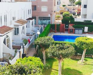 Jardí de Casa o xalet en venda en Torrevieja amb Aire condicionat, Terrassa i Traster