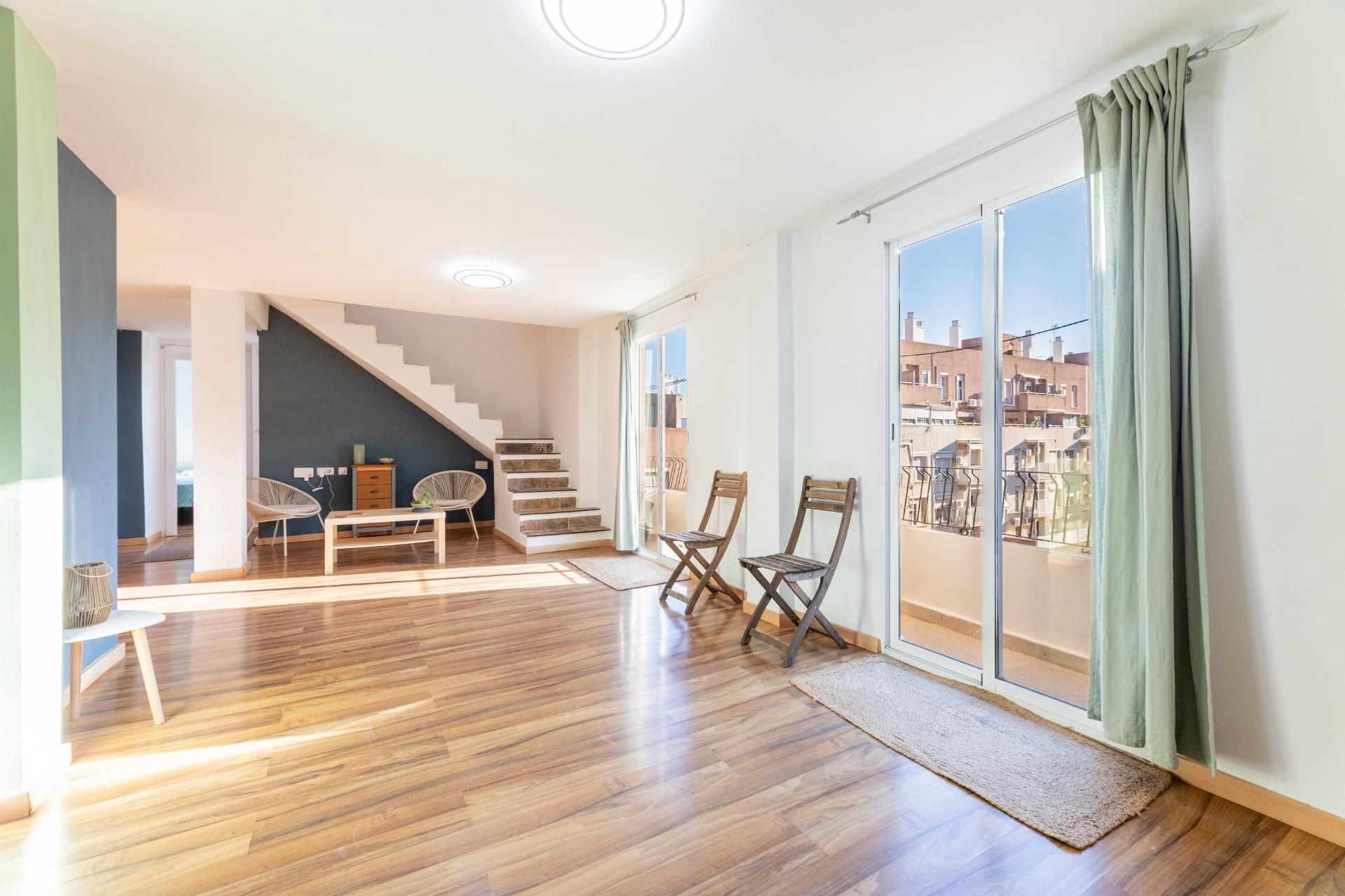 Living room of Flat for sale in  Valencia Capital  with Air Conditioner, Parquet flooring and Terrace