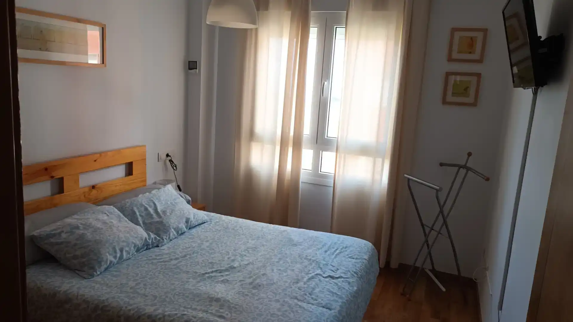 Schlafzimmer von Wohnungen zur Miete in Foz mit Möbliert