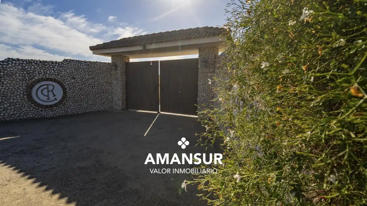 Vista exterior de Casa o xalet en venda en Villarrasa amb Aire condicionat, Calefacció i Jardí privat