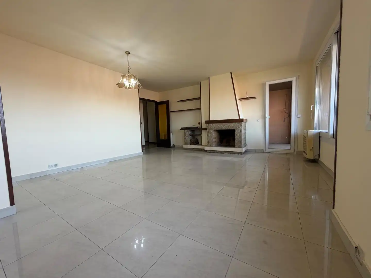 Flat with terrace for sale in Calle Emili Grahit, imagen 10