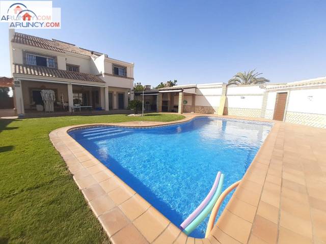 Casa-chalet en Alquiler en Cerros de Montequinto