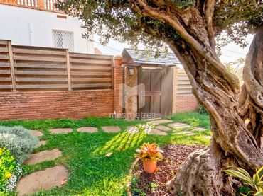 Casa amb jardí en venda a Califòrnia - Santa Madrona