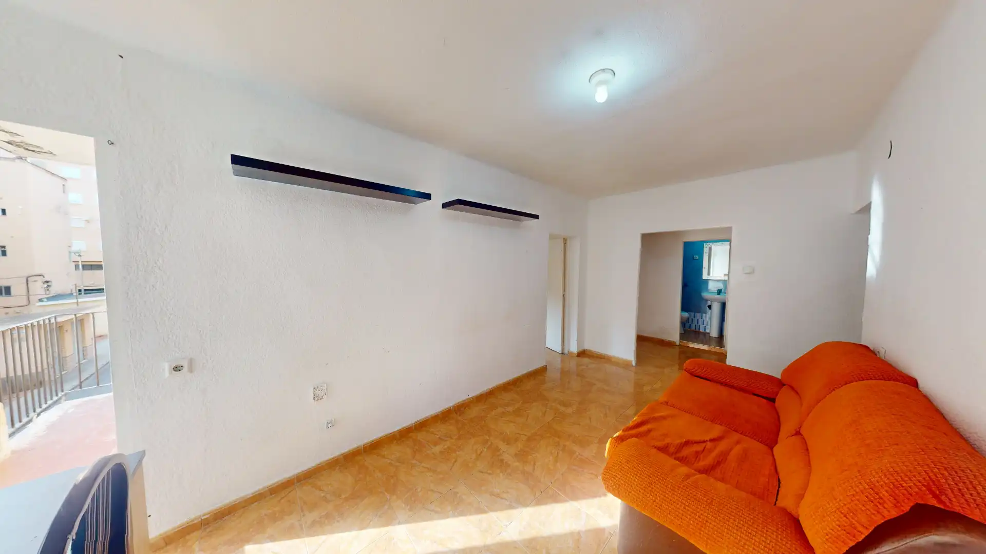 Piso en venta en Almería con Amueblado, Balcón y Alarma