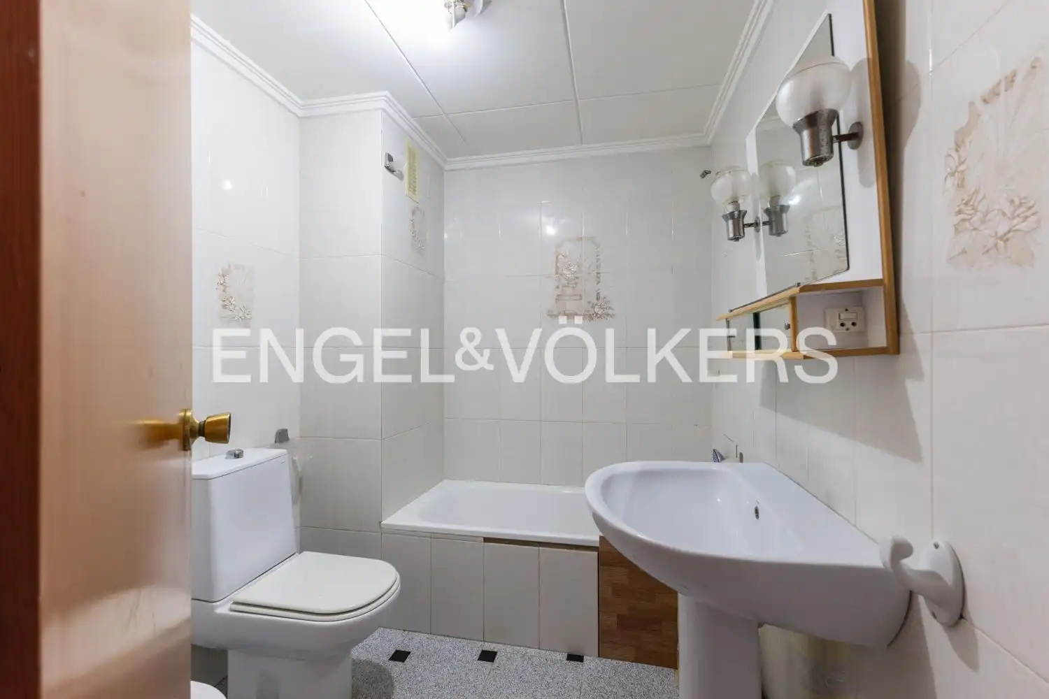 Baño de Casa o chalet en venta en Chiva con Aire acondicionado, Calefacción y Jardín privado