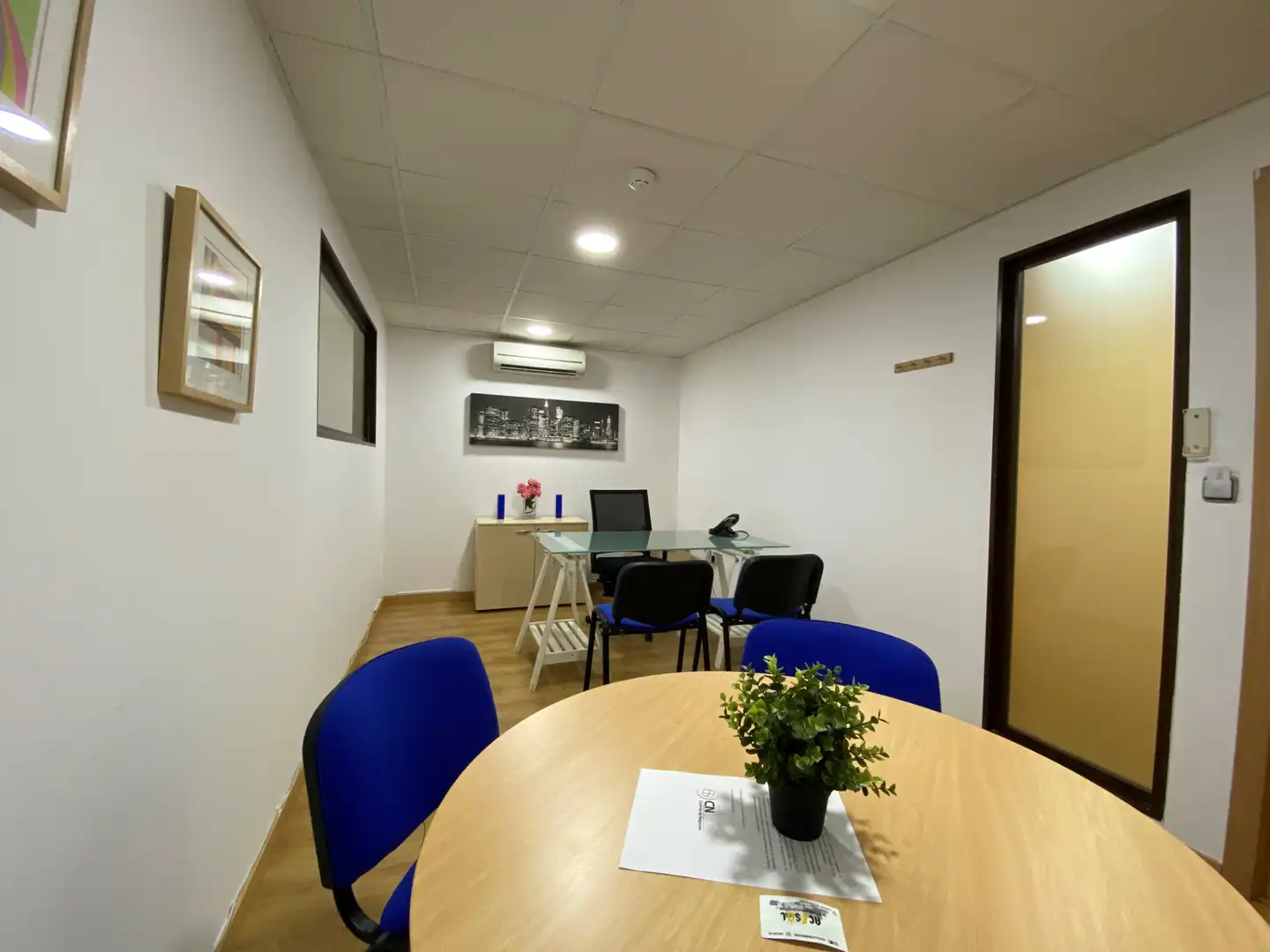 Office for rent in Sevilla  with Air Conditioner, Heating and Furnished