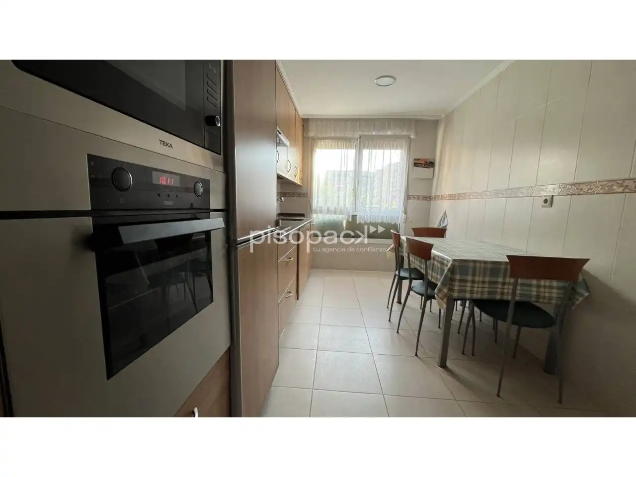 Cocina de Piso en venta en  Pamplona / Iruña con Calefacción y Alarma