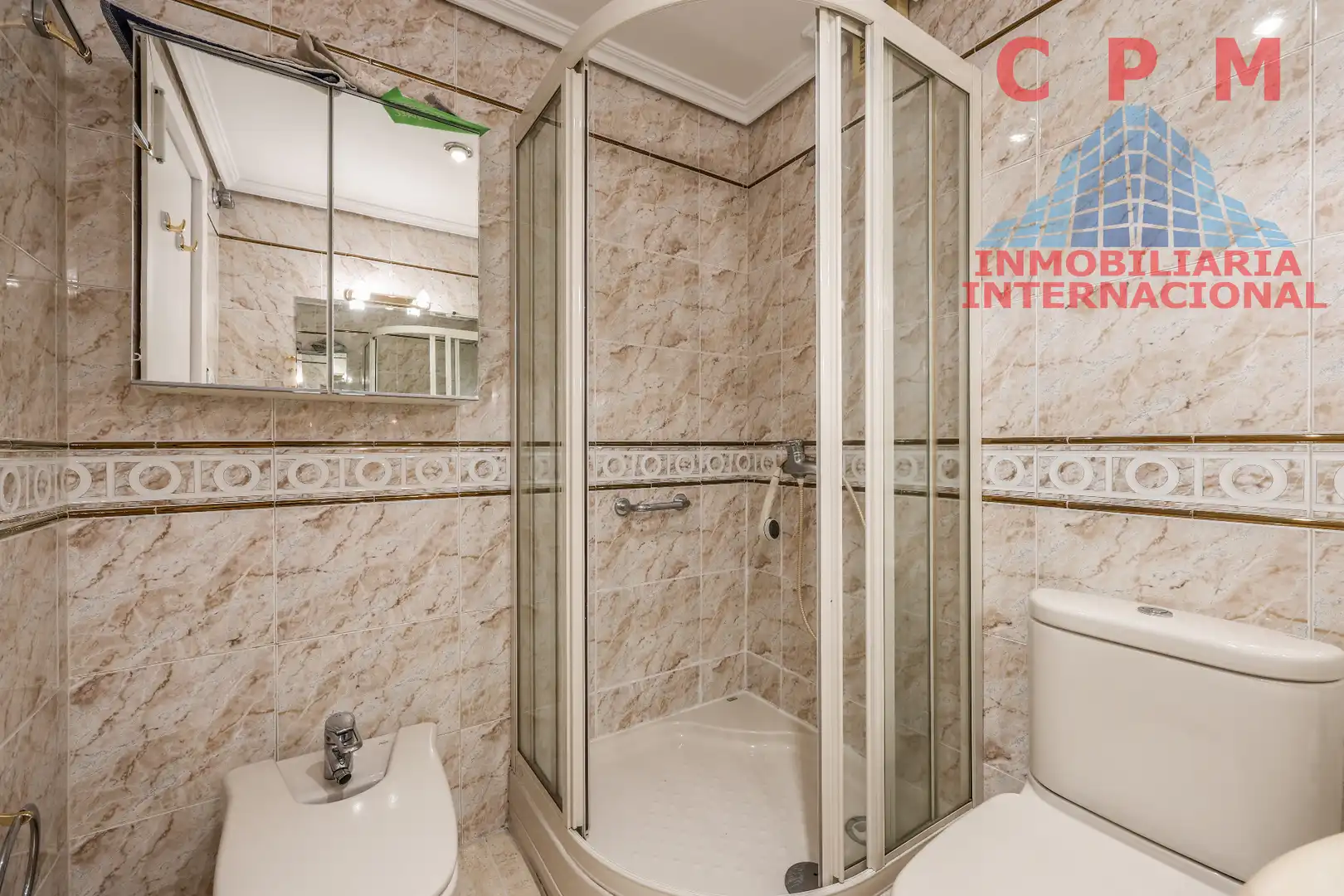 Baño de Piso de alquiler en Madrid con Aire acondicionado, Calefacción y Horno