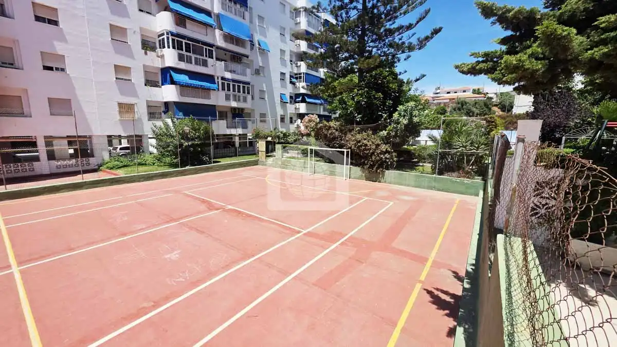 Aparcament de Pis en venda en Rincón de la Victoria amb Aire condicionat, Parquet i Terrassa