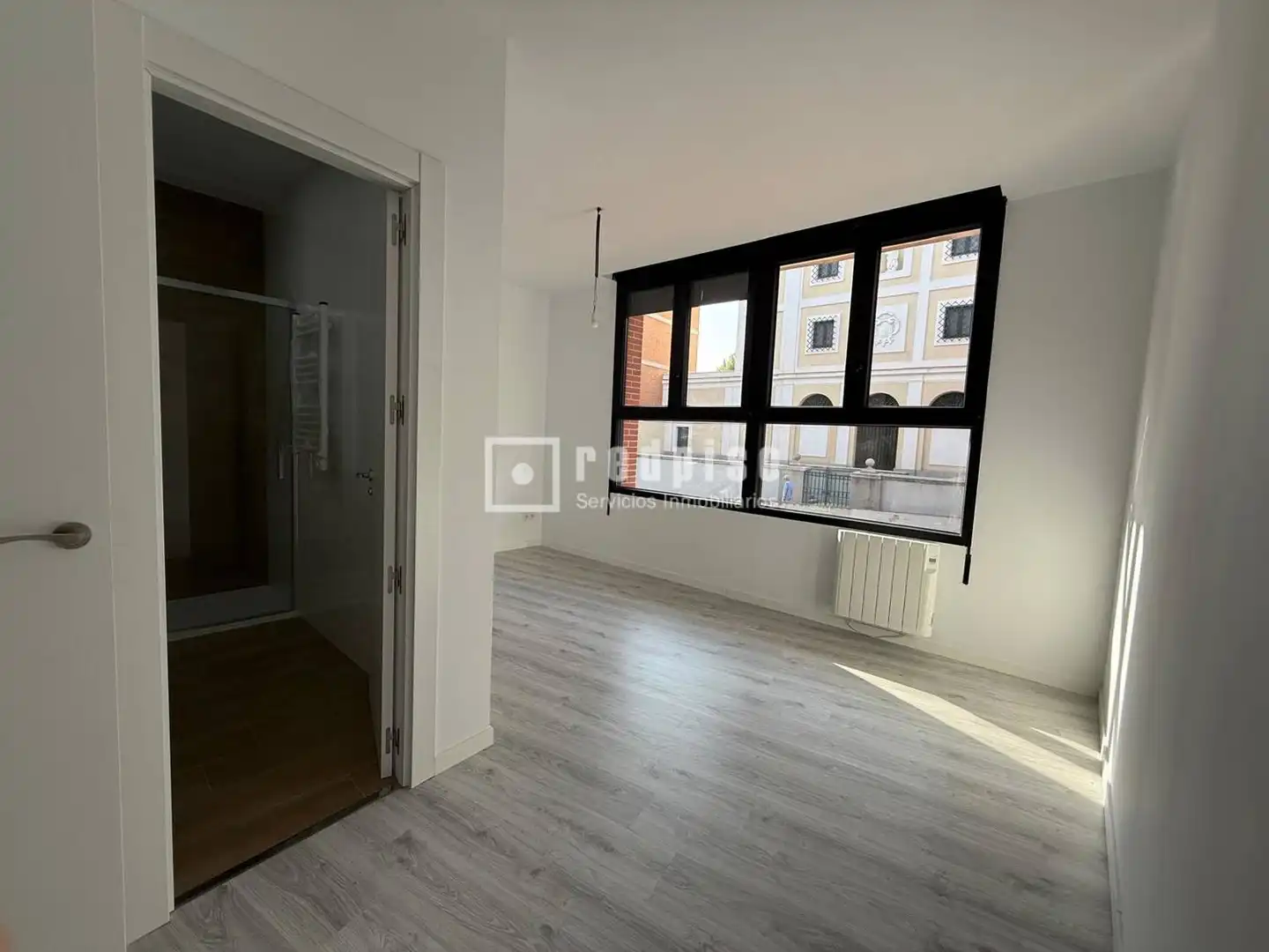 Habitación de Piso en venta en Madrid con Calefacción y Trastero